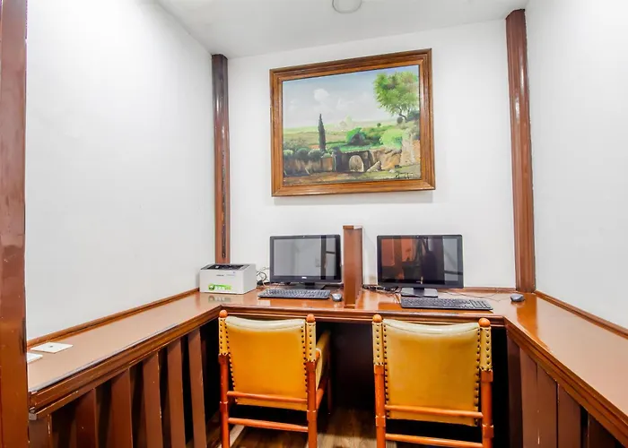 Western Majestic Hotel 4*