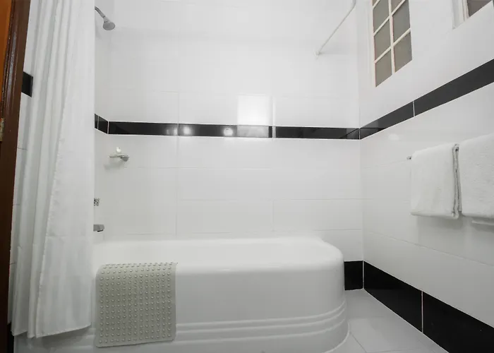 Hotel Western Majestic 4*